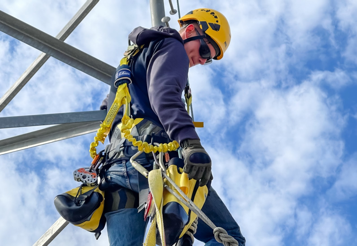 Commenco Tower Crews Scale Climbing Demand